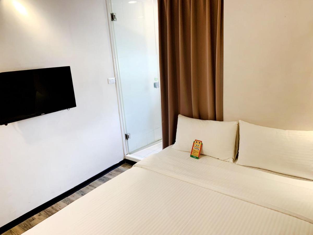Uno Backpackers Inn Kaohsiung Exterior foto