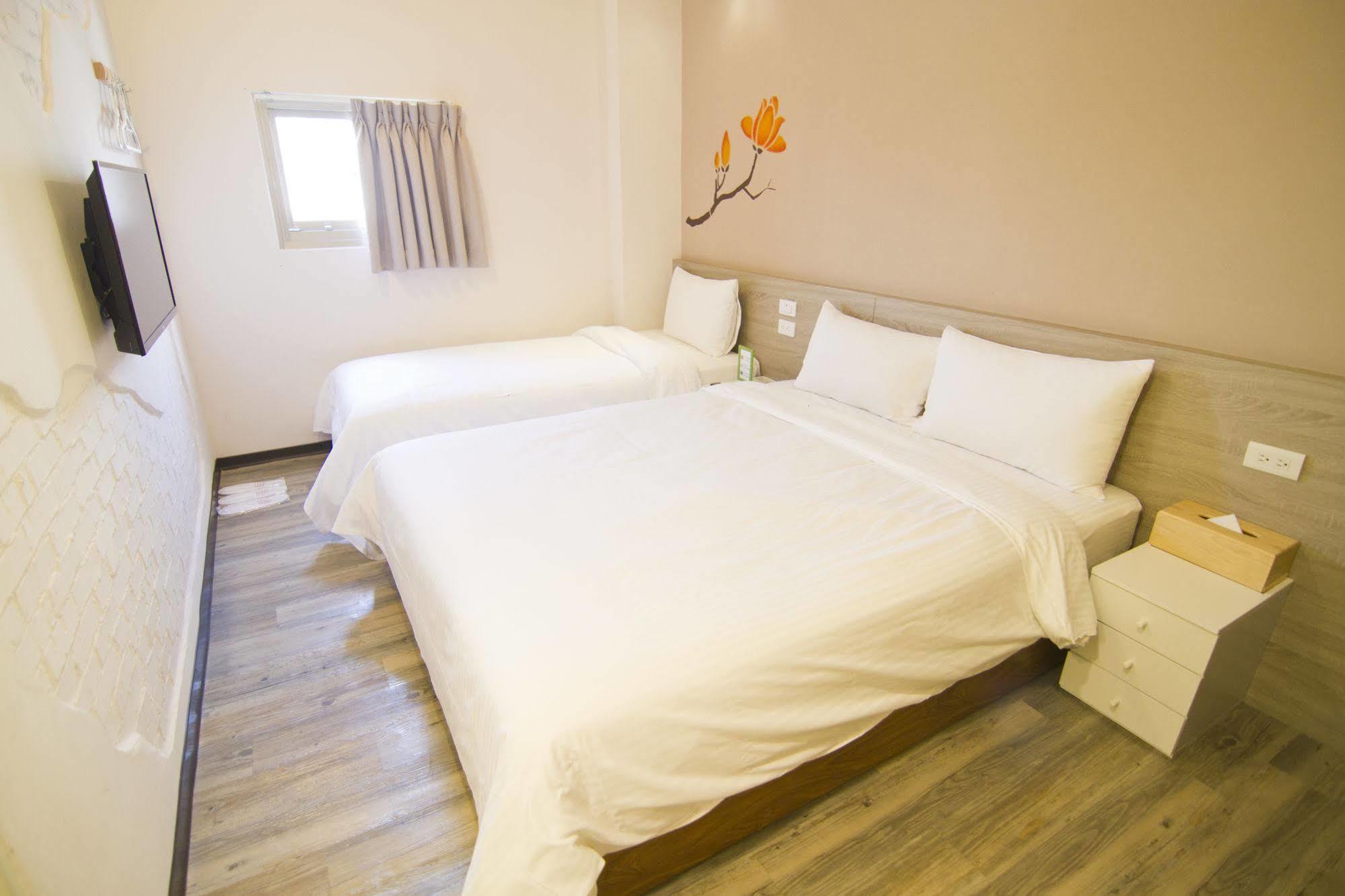Uno Backpackers Inn Kaohsiung Exterior foto