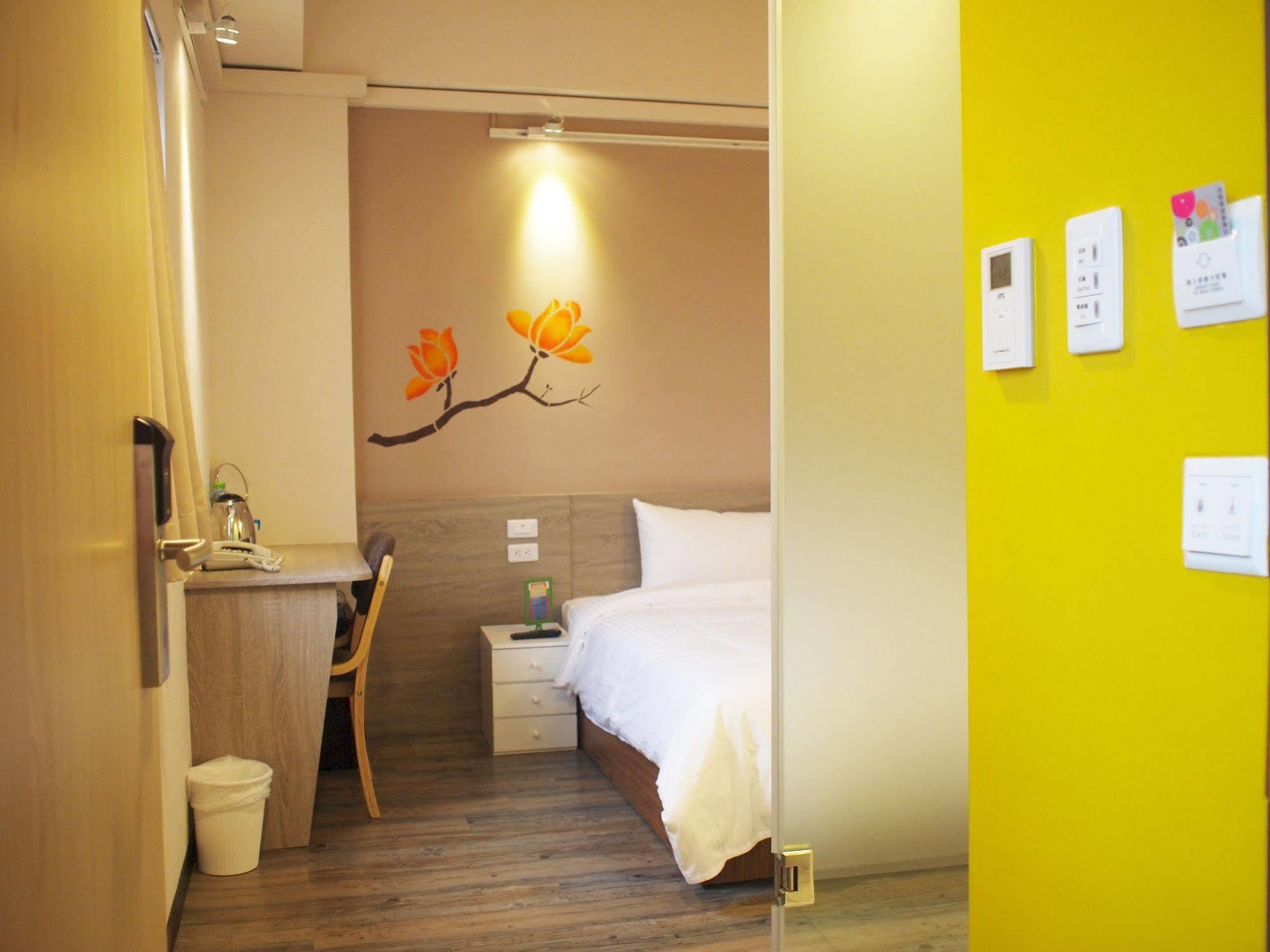 Uno Backpackers Inn Kaohsiung Exterior foto