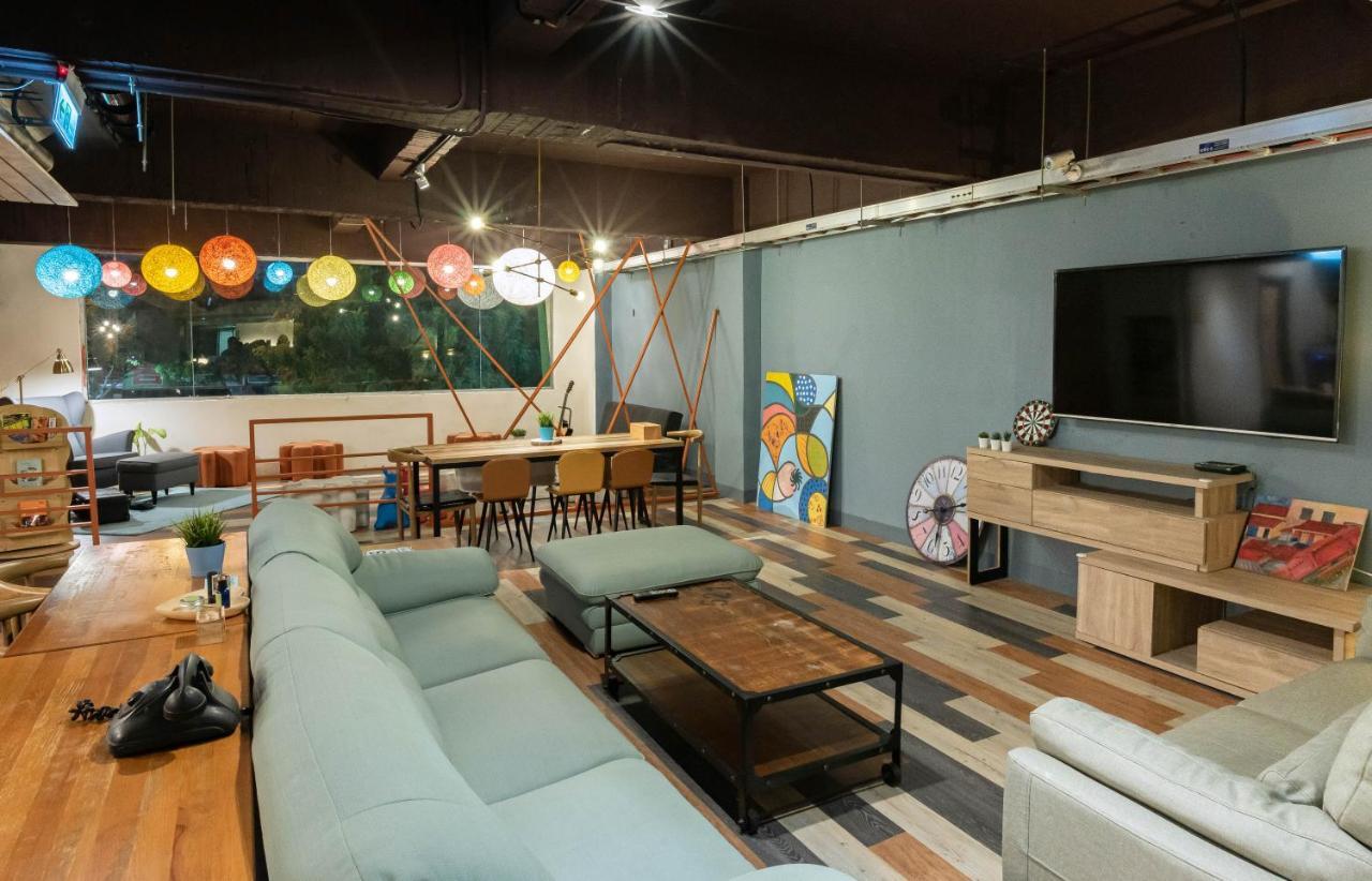 Uno Backpackers Inn Kaohsiung Exterior foto
